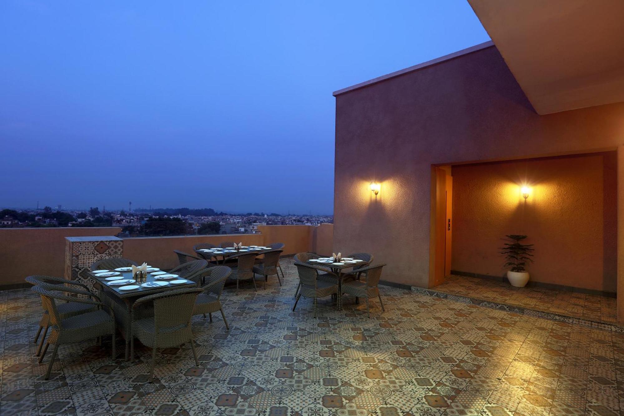 Hotel Prithvi Palace Igi Airport Delhi 뉴델리 외부 사진